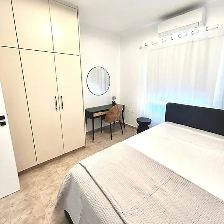 Premium 2025 Housing With Bbq * Paralimni