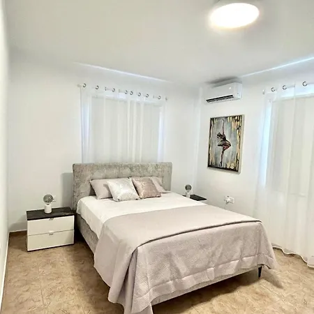 Premium 2025 Housing With Bbq Holiday home